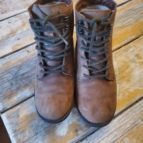 UGG SHOES - Picture 5 of 5